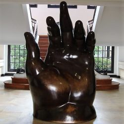 Escultura-na-entrada-do-Museu-Botero