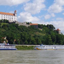 bratislava-1569315_960_720