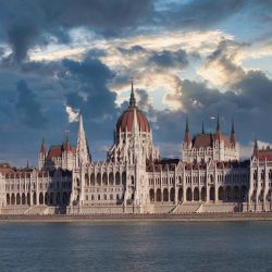 hungarian-parliament-building-6995487_1280