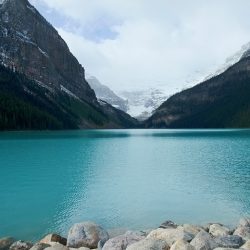 lake-louise-197406_640